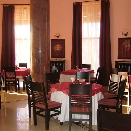 Отель Park Troyan 3*