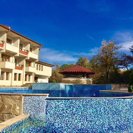 Отель Park Troyan 3*